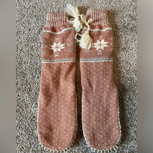 Mukluks dusty pink boho tall sock slippers - Picture 1 of 2